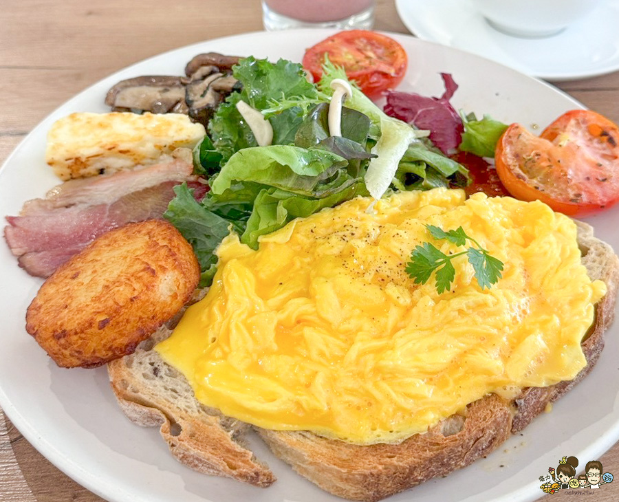 Mumu Kitchen 烘烤燕麥 澳式早午餐 必吃 好吃 排隊 早午餐 高雄 拼盤 燕麥 特製