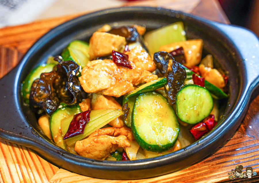 仁武第一間黃燜雞 老濟南黃燜雞米飯 美食 必吃 砂鍋 鍋物 乾鍋 好吃 推薦 仁武美食 必吃 南洋