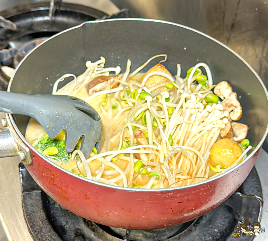 仁武第一間黃燜雞 老濟南黃燜雞米飯 美食 必吃 砂鍋 鍋物 乾鍋 好吃 推薦 仁武美食 必吃 南洋