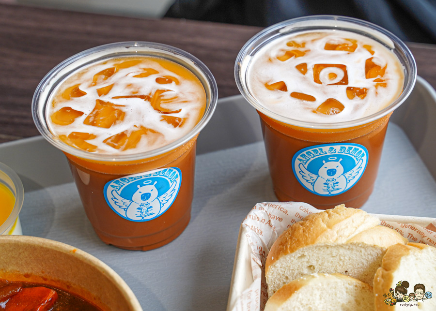 天使 惡魔寵物互動園區 中央公園 高雄親子景點 天使與惡魔寵物互動園區 高雄旅遊 親子旅遊 動物互動 網美打卡 高雄好去處 療癒系景點 親子體驗