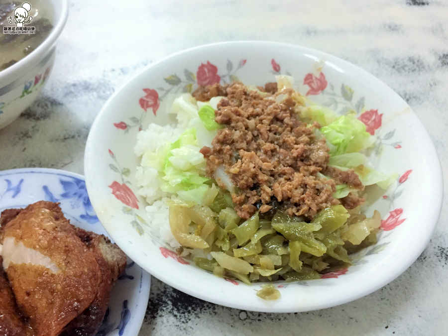 老溫馨排骨雞腿飯 老溫州 老字號 好吃 只開中午 雞腿 餛飩 (6 - 17).jpg